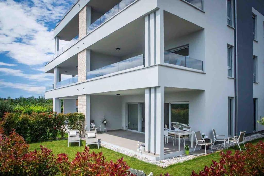 Apartment Capo D'Oro Ровінь Екстер'єр фото