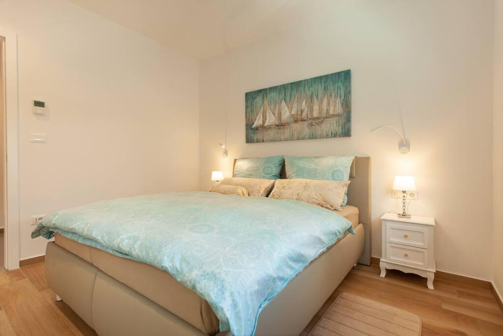 Apartment Capo D'Oro Ровінь Екстер'єр фото