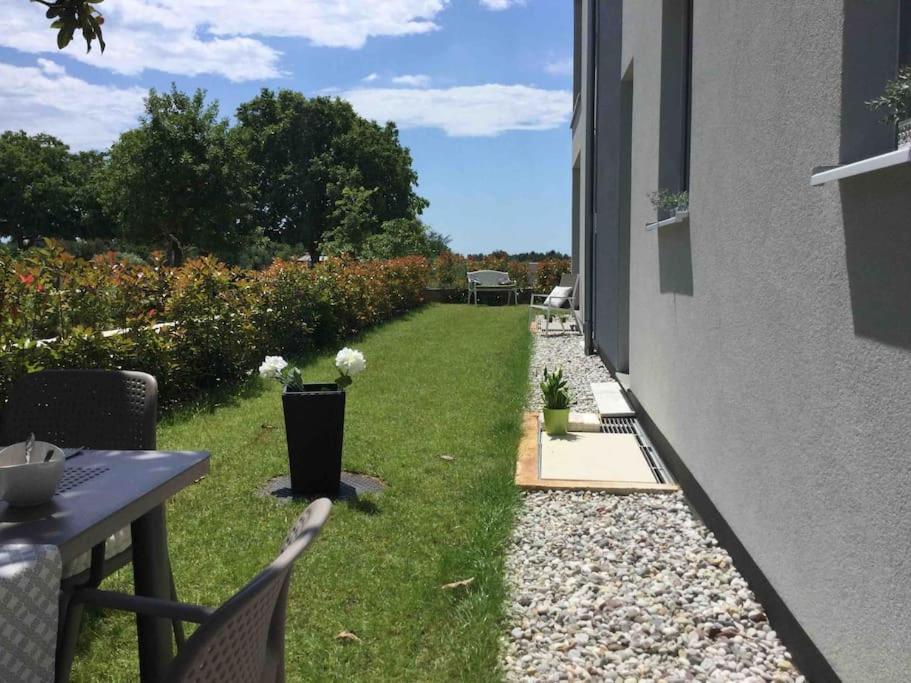 Apartment Capo D'Oro Ровінь Екстер'єр фото